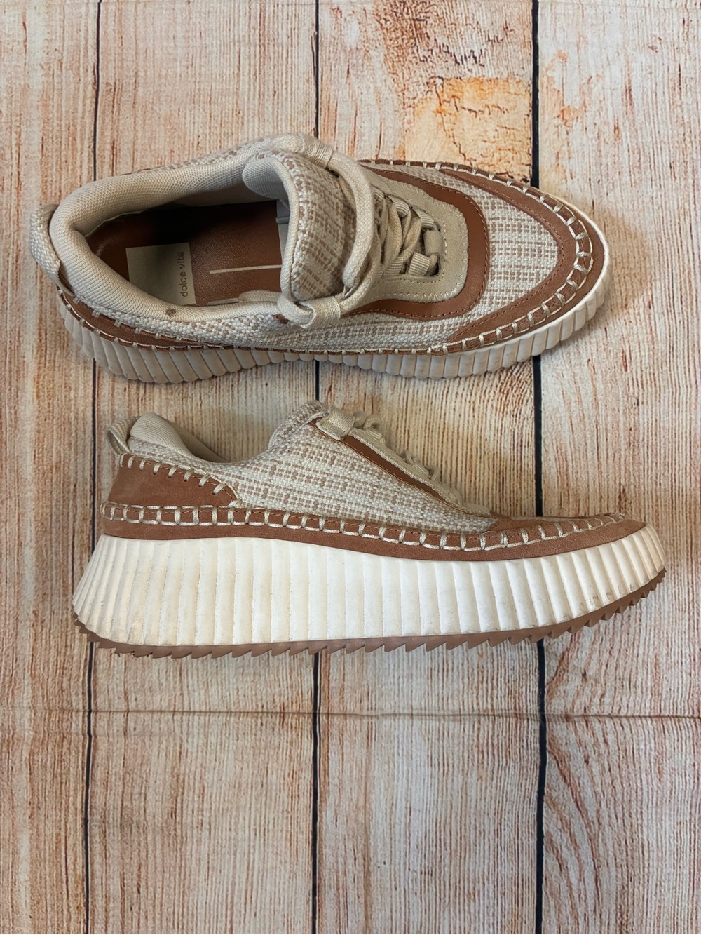 Dolce Vita Sneakers Size 9